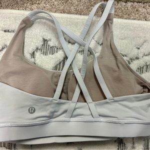Women’s Lululemon Energy Sports Bra; Medium Support; White; Size 8